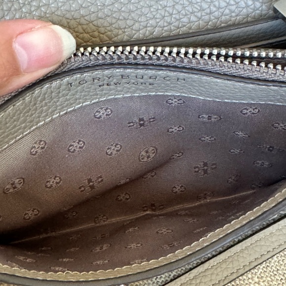 TORY BURCH BRITTEN CHAIN WALLET CROSSBODY NWT SOLD - Picture 10 of 16